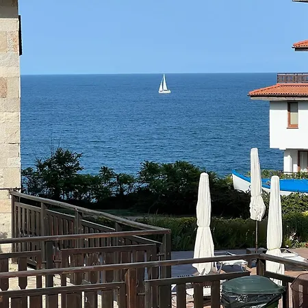 Saint Thomas Village 4*