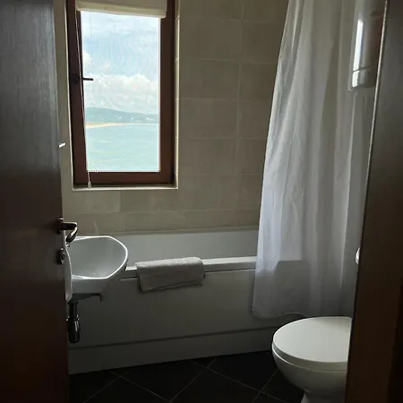 Saint Thomas Holiday Village Condo شقة فندقية *